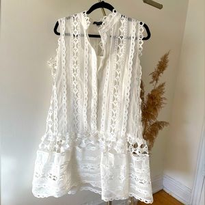 White lace sleeveless dress